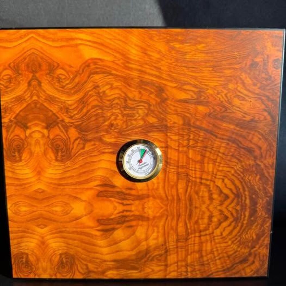 Rivanio Wood Cigar Humidor